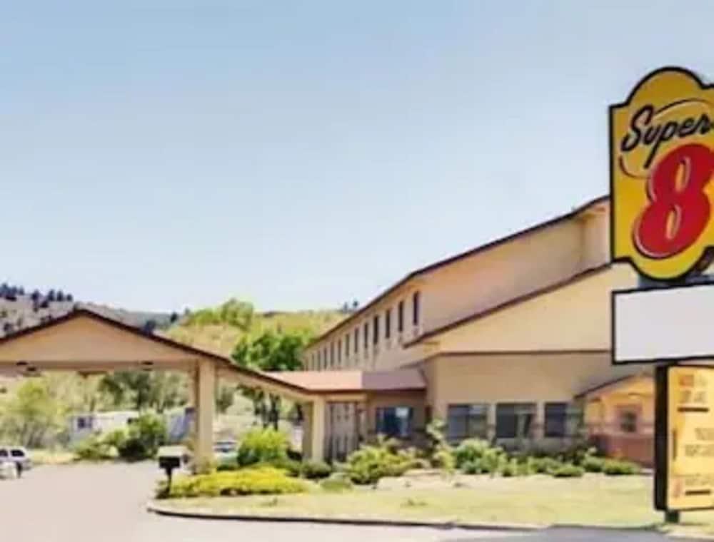 Super 8 By Wyndham Klamath Falls Buitenkant foto