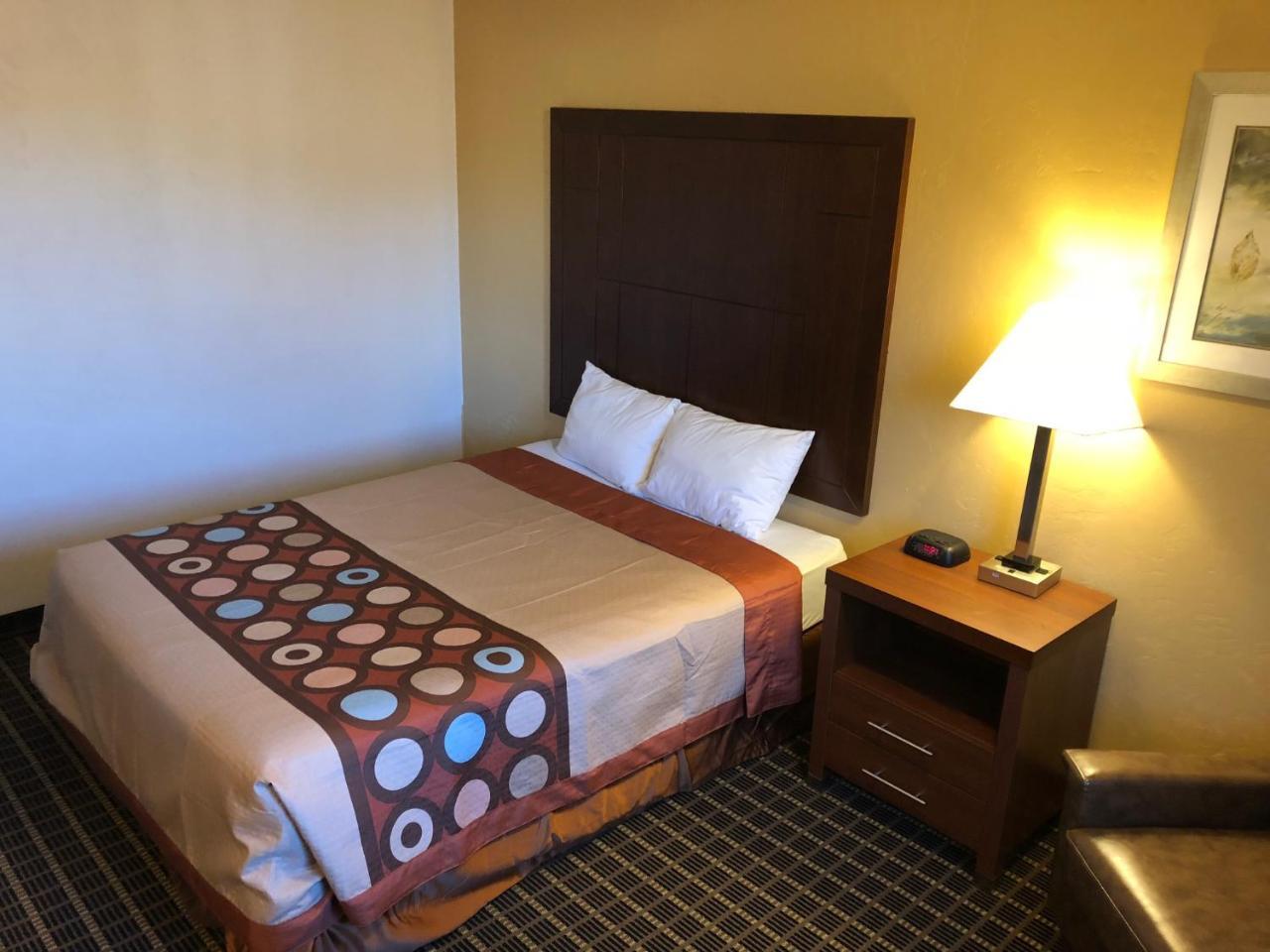 Super 8 By Wyndham Klamath Falls Buitenkant foto